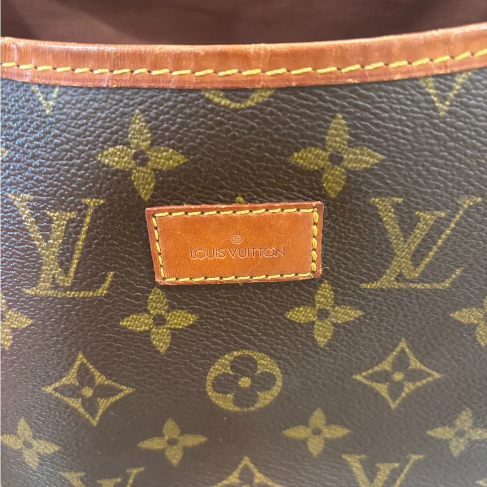 Louis Vuitton Saumur 35 & COA